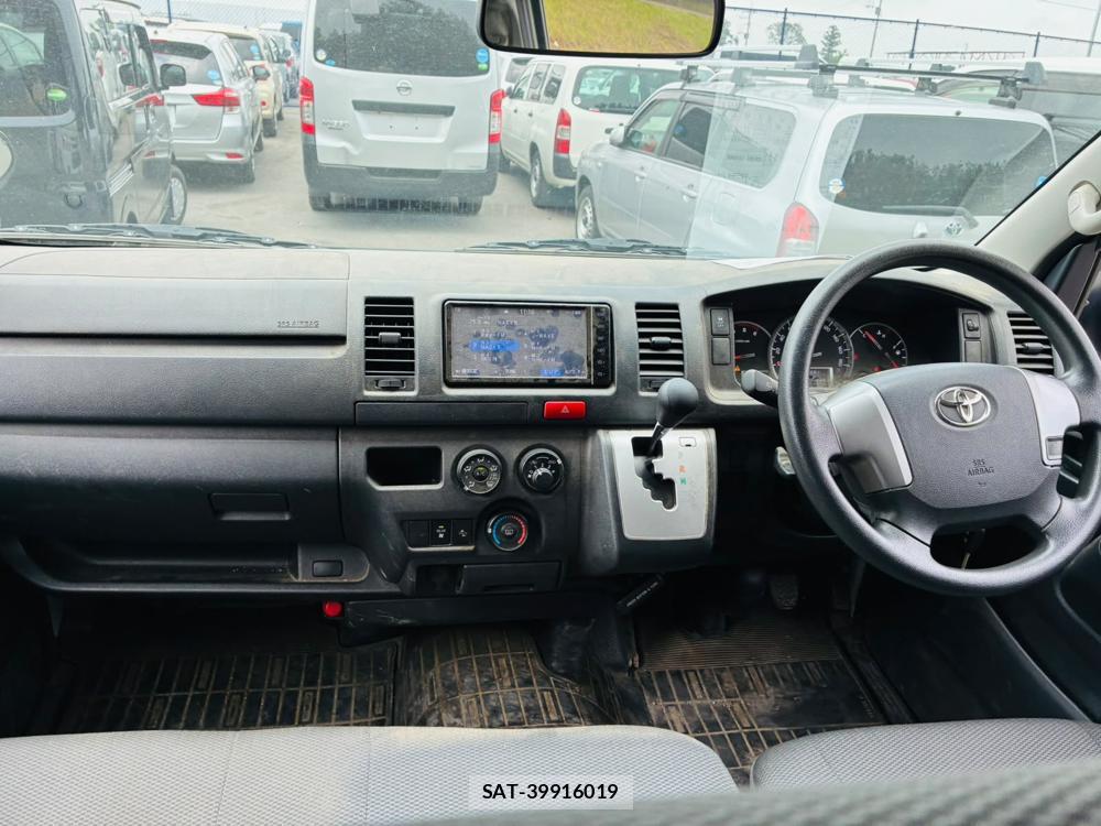 Toyota HIACE VAN 2019-06 8031327-11