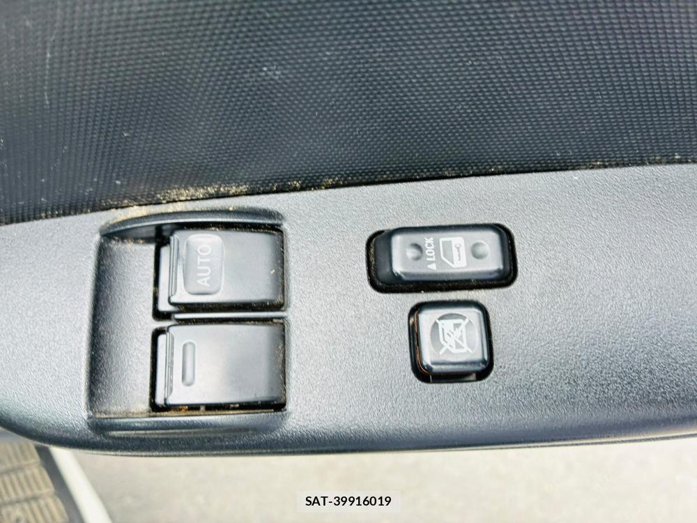 Toyota HIACE VAN 2019-06 8031327-20