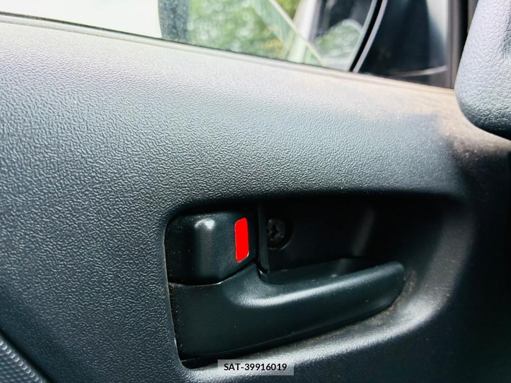 Toyota HIACE VAN 2019-06 8031327-21