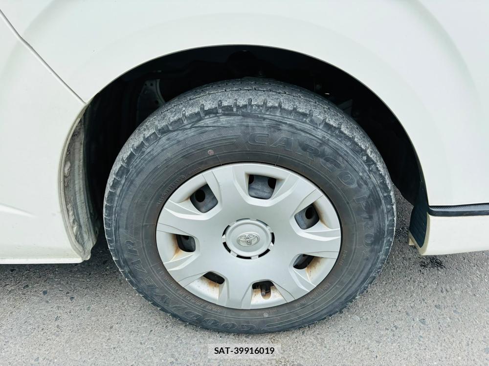 Toyota HIACE VAN 2019-06 8031327-27
