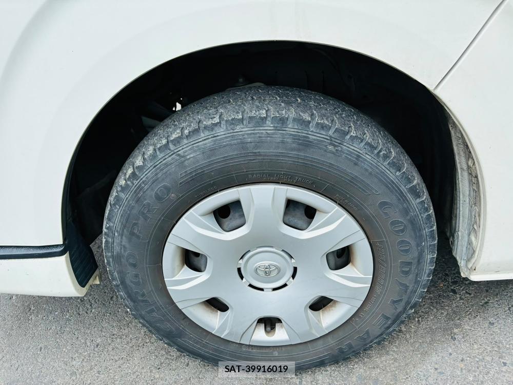 Toyota HIACE VAN 2019-06 8031327-28