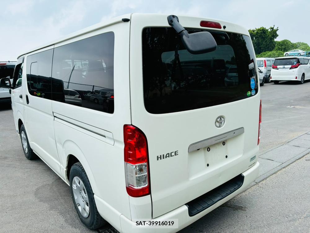 Toyota HIACE VAN 2019-06 8031327-2