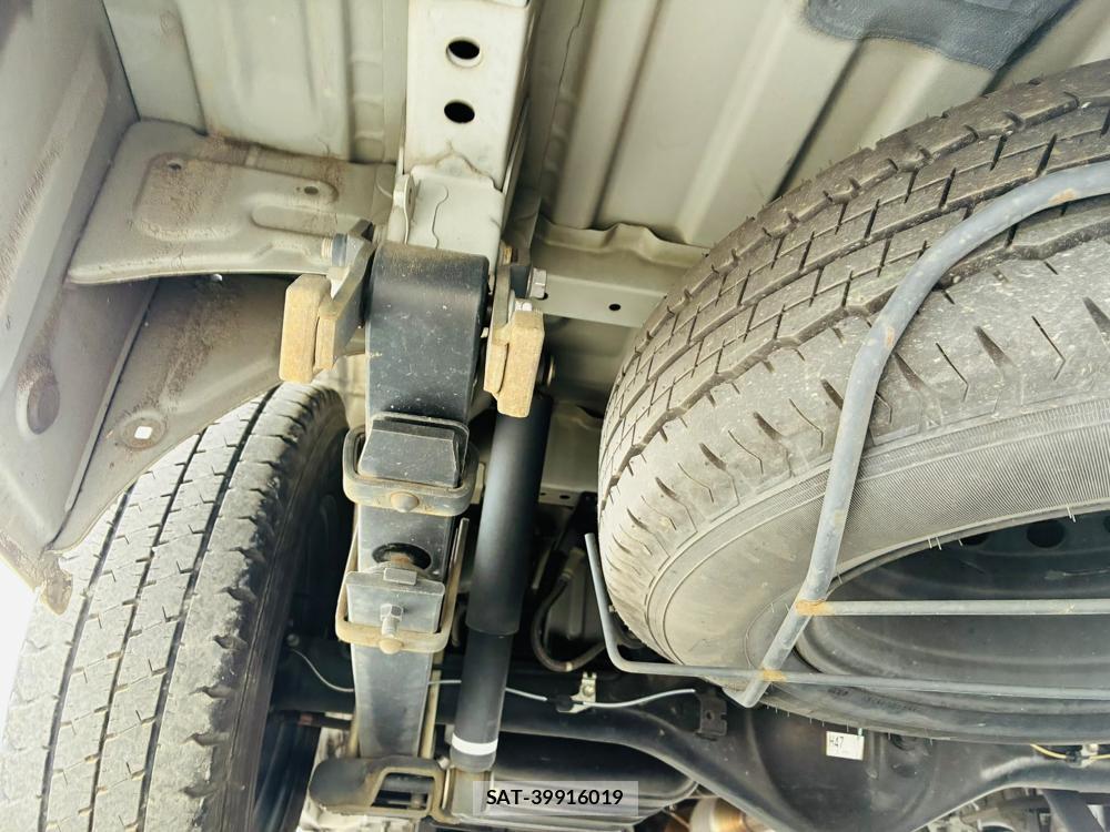Toyota HIACE VAN 2019-06 8031327-34