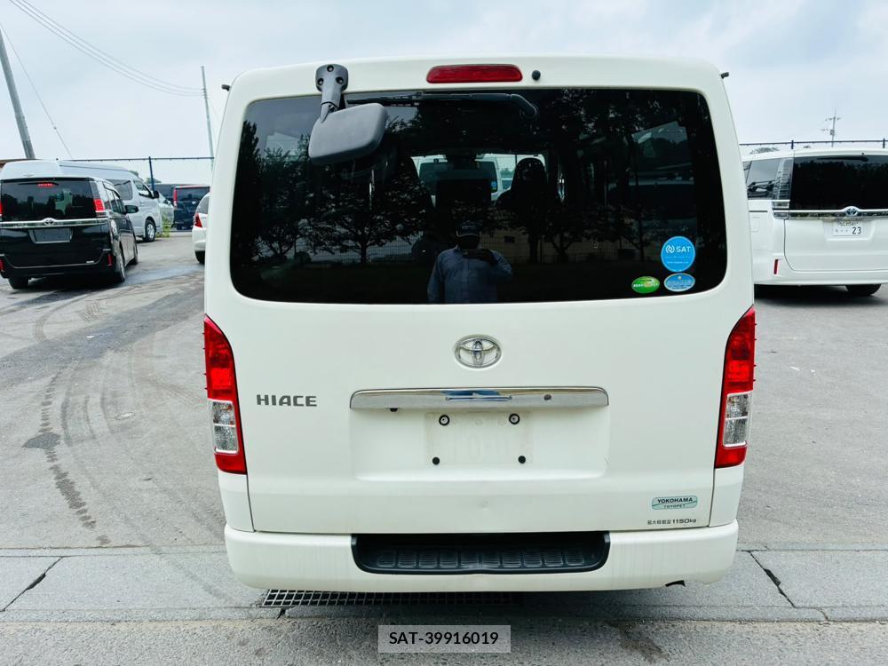 Toyota HIACE VAN 2019-06 8031327-3