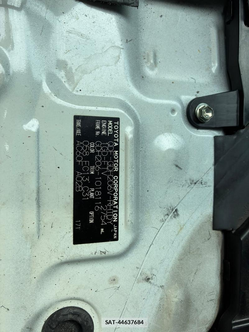 Toyota HIACE VAN 2019-02 8023939-36