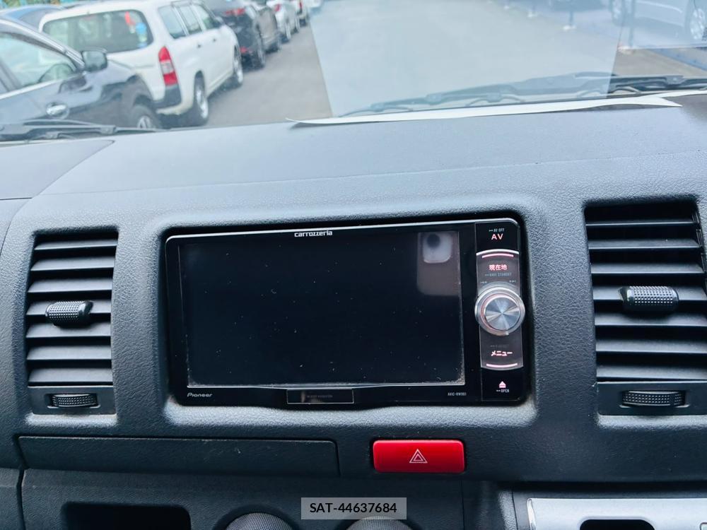Toyota HIACE VAN 2019-02 8023939-17