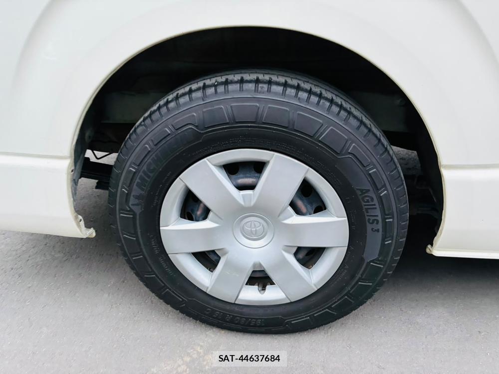 Toyota HIACE VAN 2019-02 8023939-26