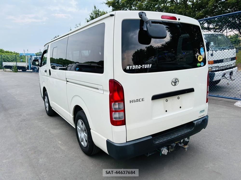 Toyota HIACE VAN 2019-02 8023939-2