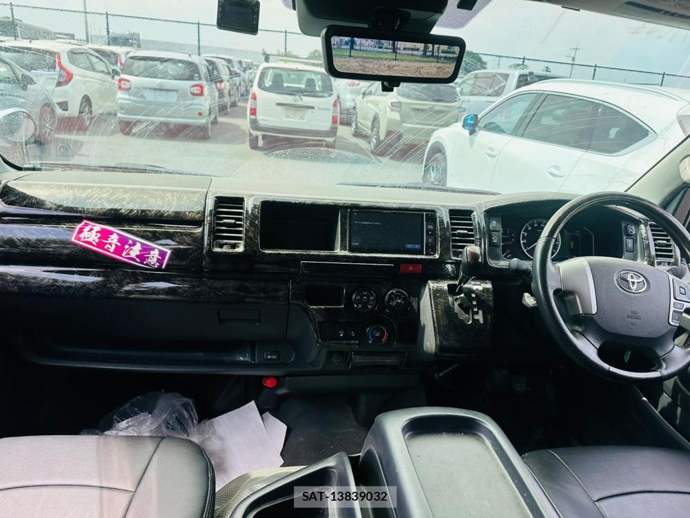 Toyota HIACE VAN 2020 6983499-11