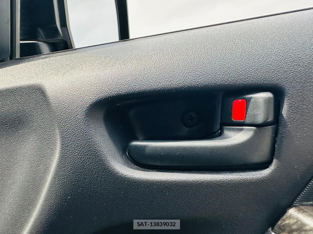 Toyota HIACE VAN 2020 6983499-19