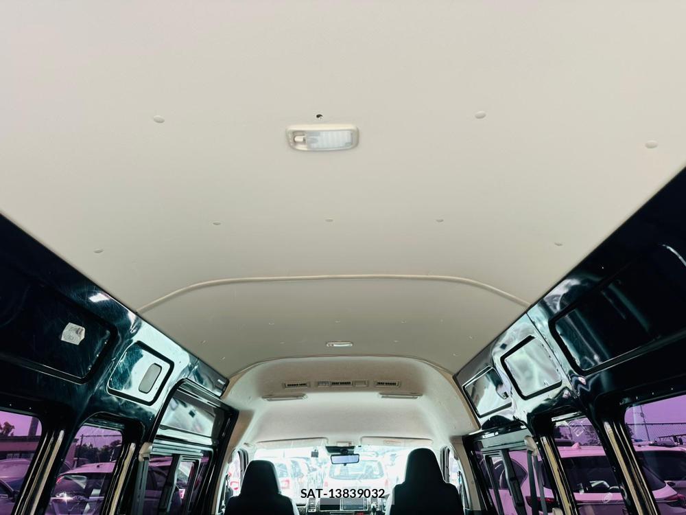 Toyota HIACE VAN 2020 6983499-23