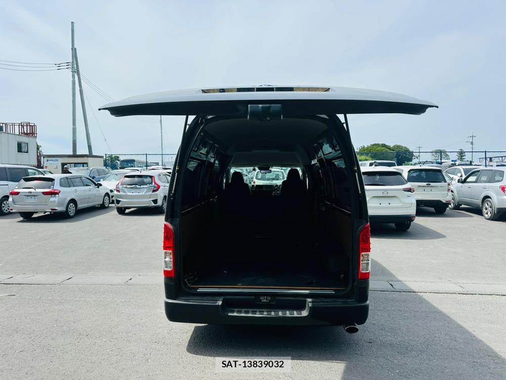 Toyota HIACE VAN 2020 6983499-25