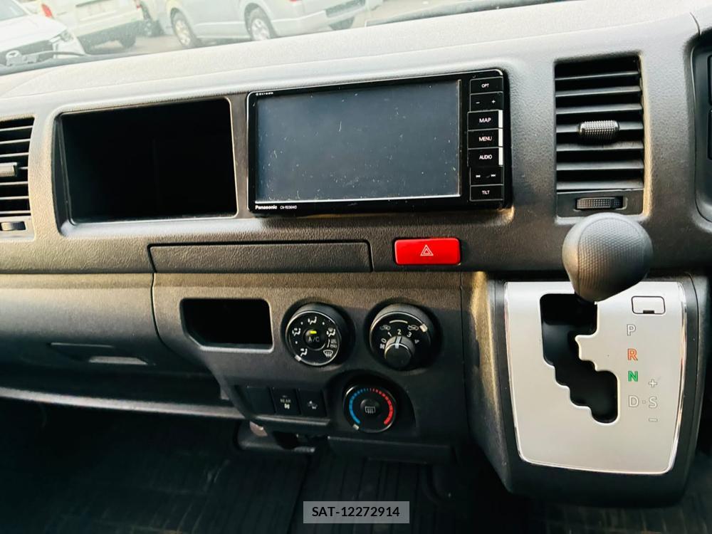 Toyota HIACE VAN 2020 7223069-17