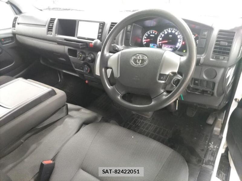 Toyota HIACE VAN 2019-02 8044009-5