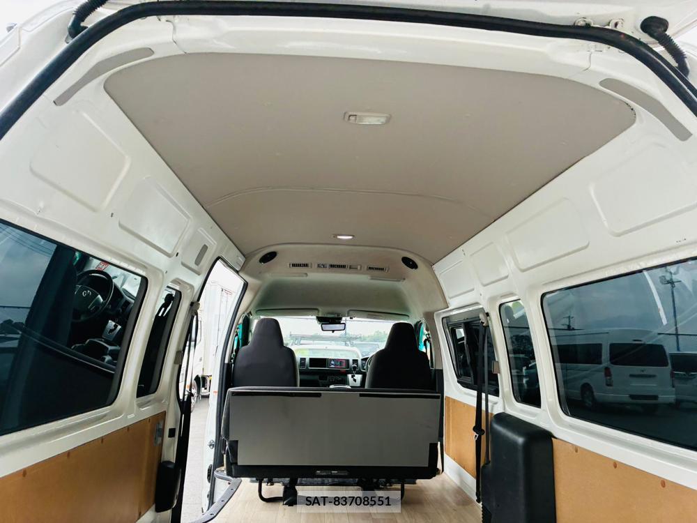 Toyota HIACE VAN 2020-07 8665581-24