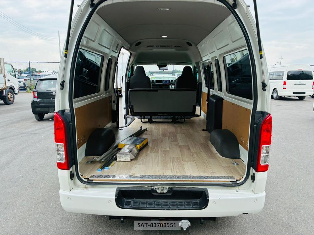 Toyota HIACE VAN 2020-07 8665581-25