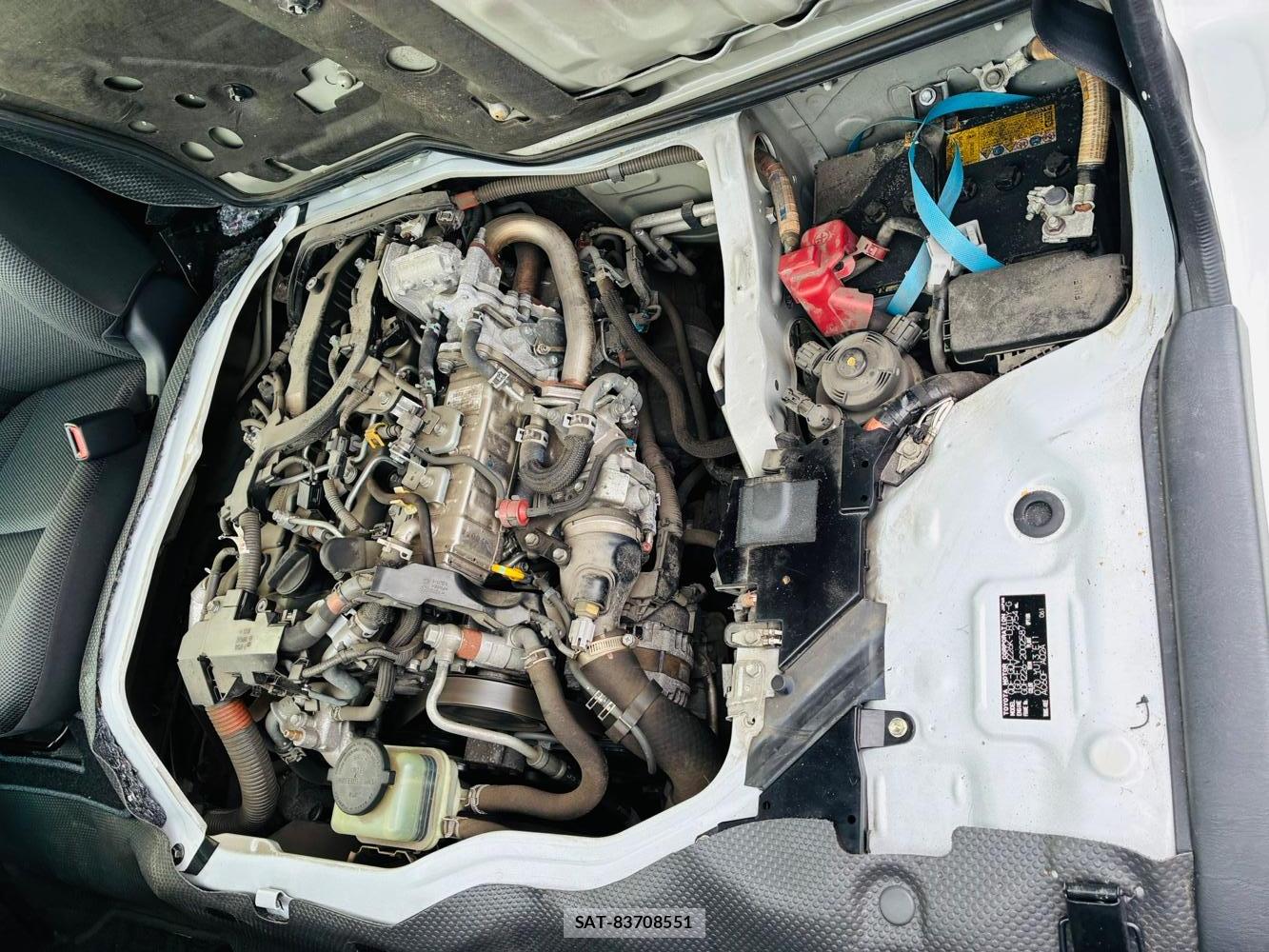 Toyota HIACE VAN 2020-07 8665581-38