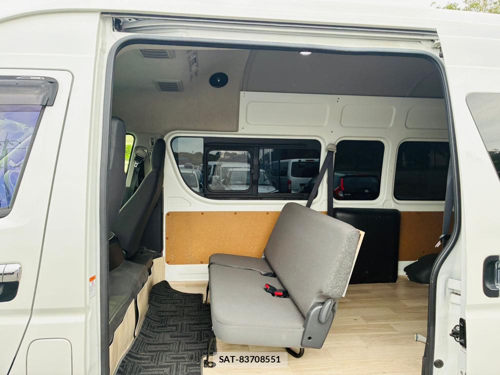 Toyota HIACE VAN 2020-07 8665581-8