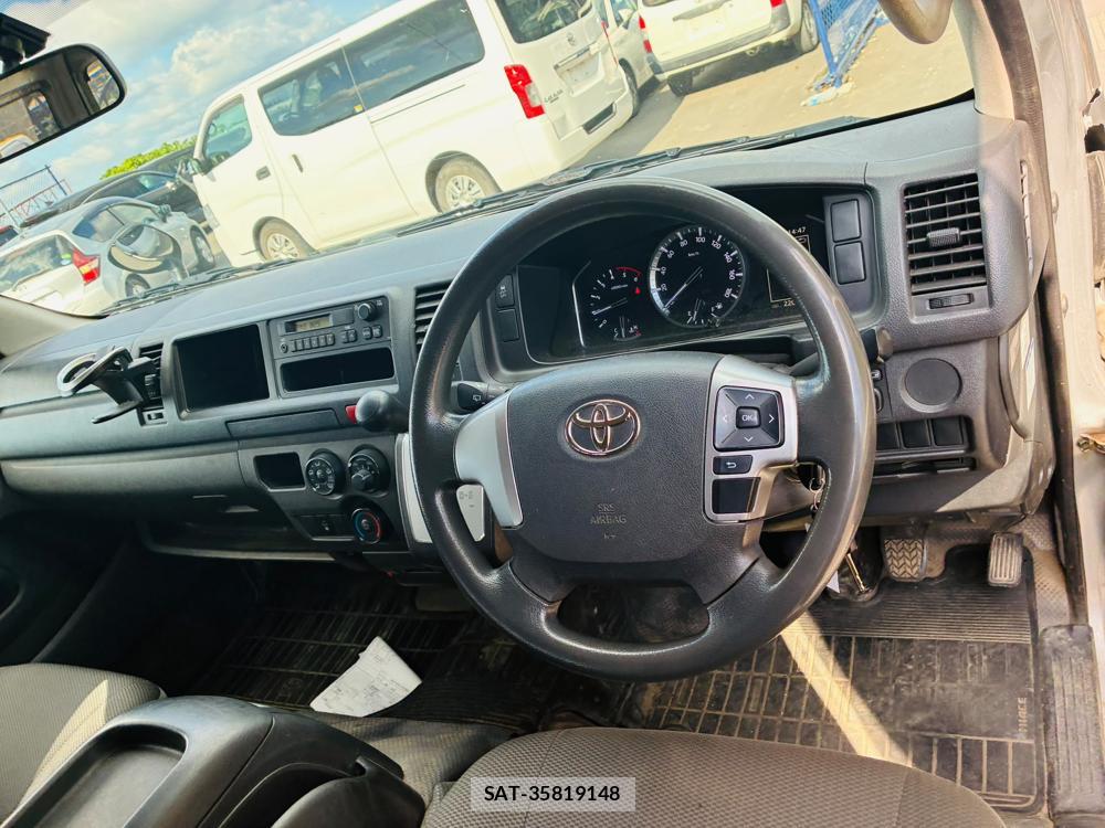 Toyota HIACE VAN 2020-08 8766398-10