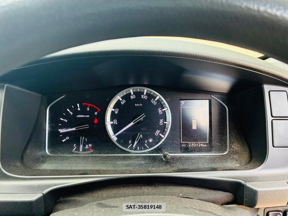Toyota HIACE VAN 2020-08 8766398-12
