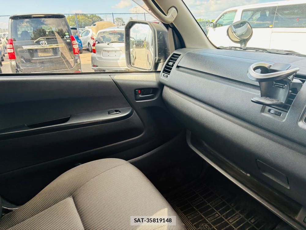 Toyota HIACE VAN 2020-08 8766398-14