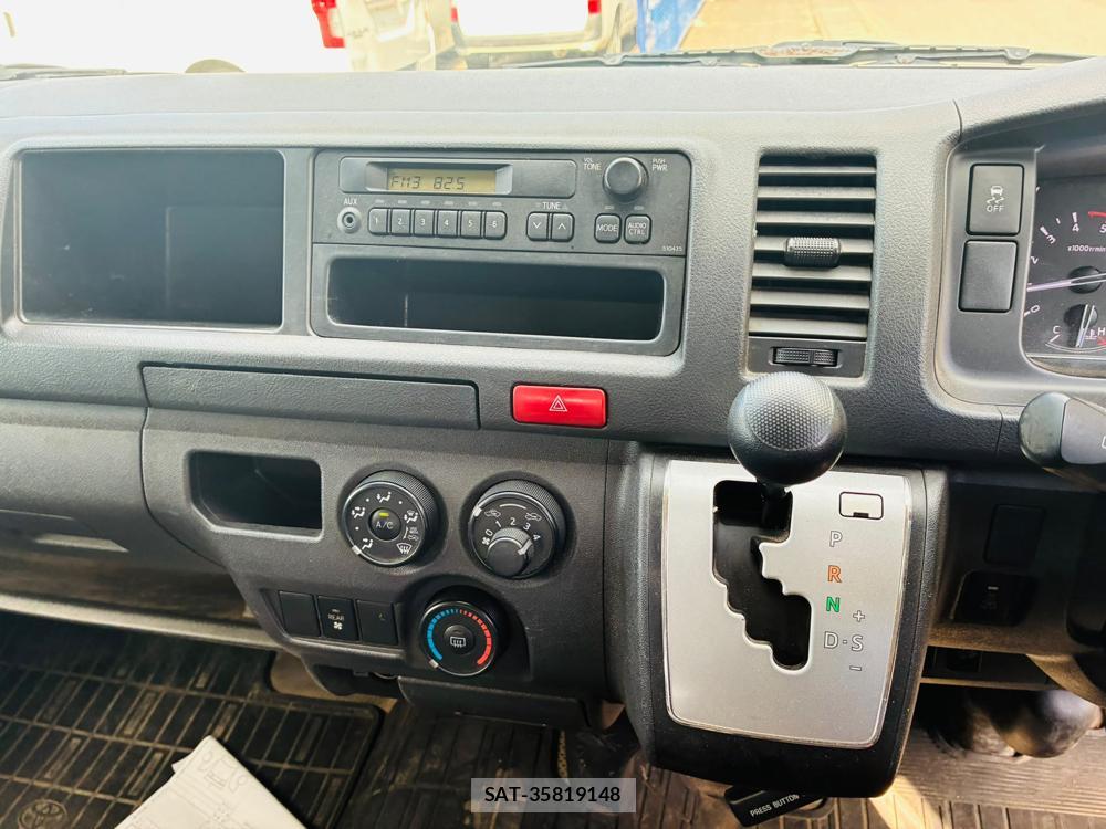Toyota HIACE VAN 2020-08 8766398-16