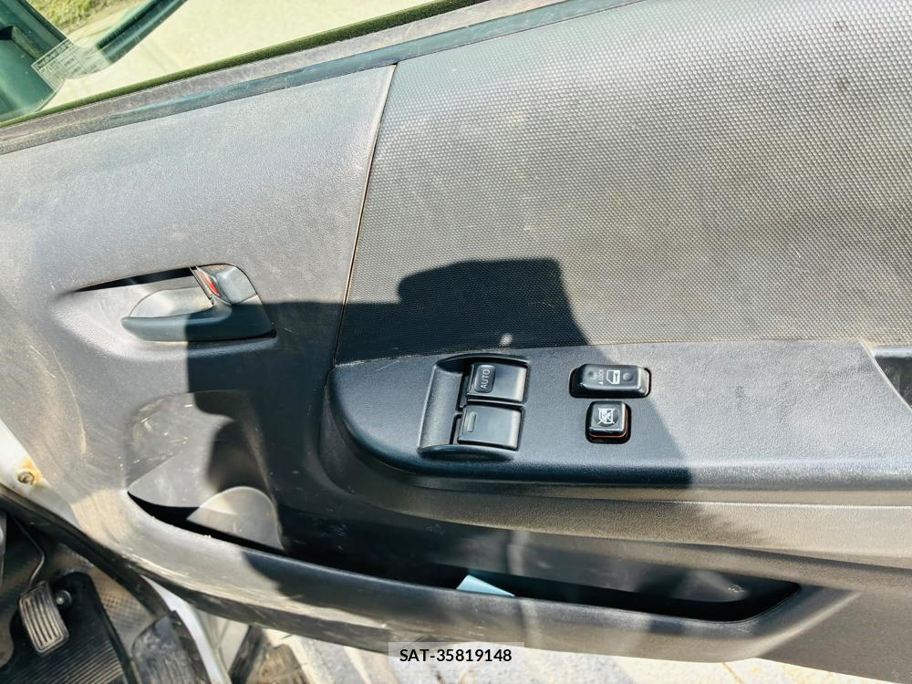 Toyota HIACE VAN 2020-08 8766398-18