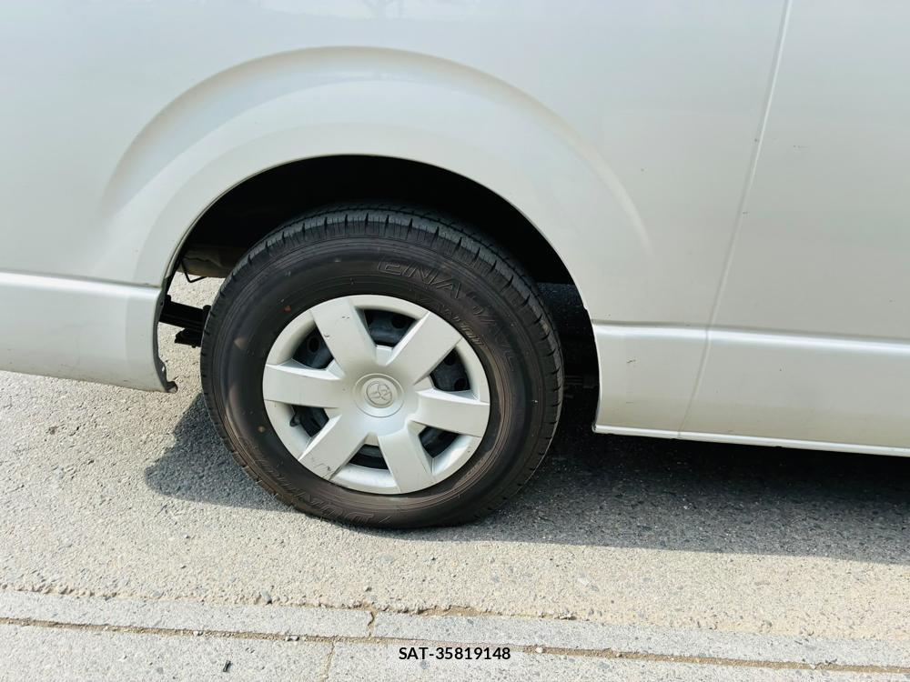 Toyota HIACE VAN 2020-08 8766398-22