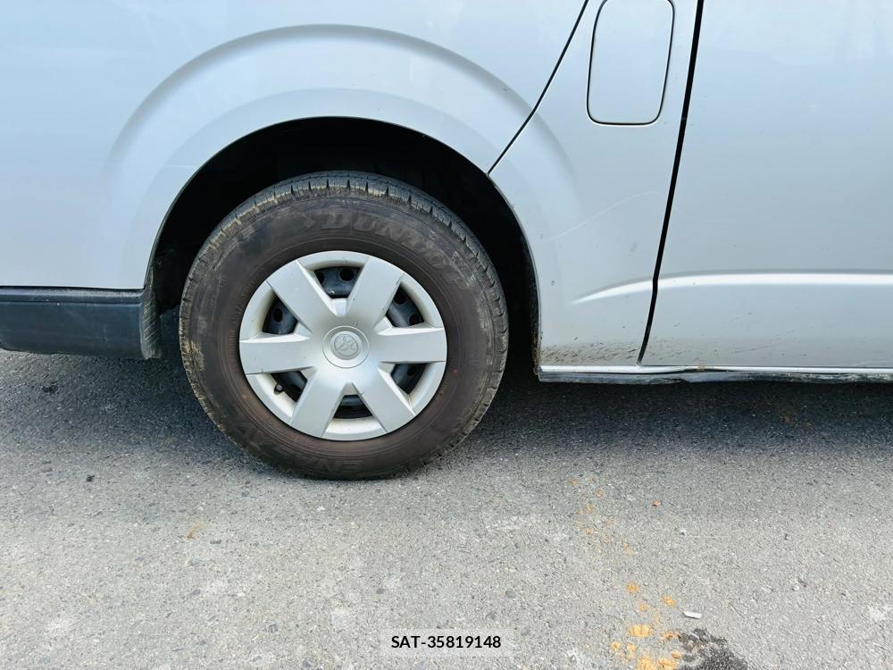 Toyota HIACE VAN 2020-08 8766398-24