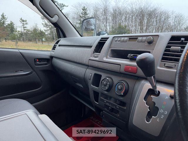 Toyota HIACE VAN 2009-09 529268-7