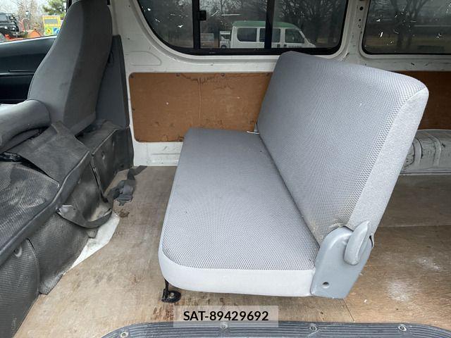 Toyota HIACE VAN 2009-09 529268-8