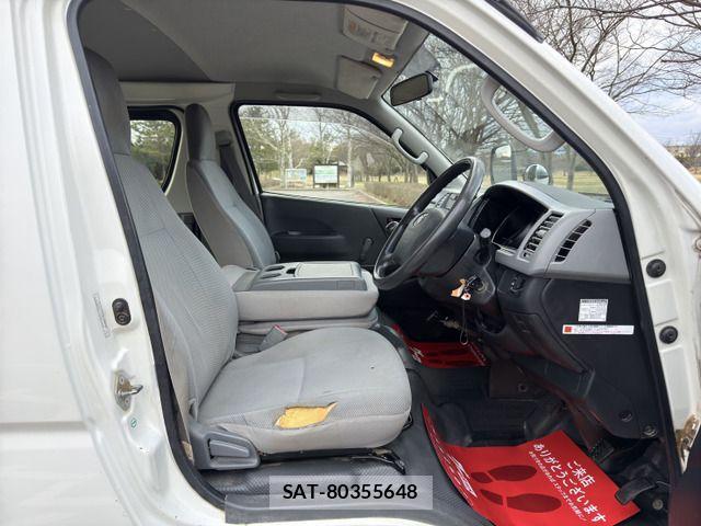 Toyota HIACE VAN 2007-12 788595-10