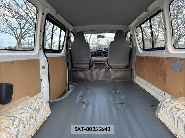Toyota HIACE VAN 2007-12 788595-18