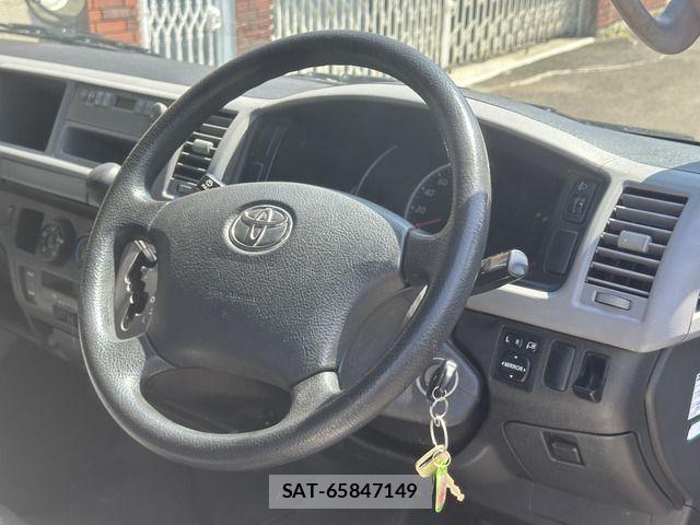 Toyota HIACE VAN 2010-07 883227-15