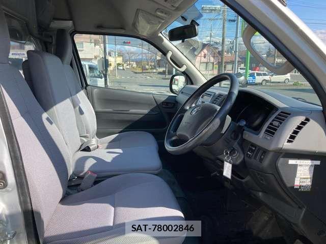 Toyota HIACE VAN 2010-03 943676-19