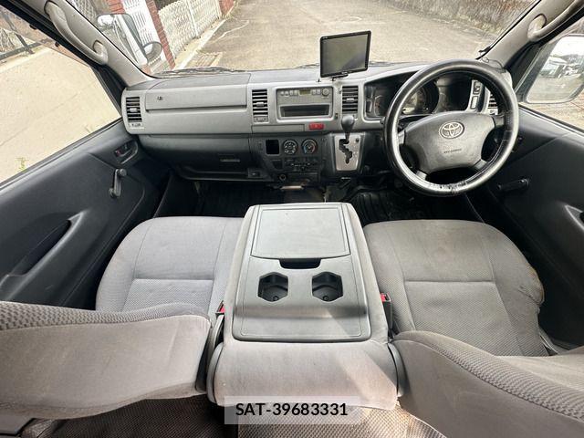 Toyota HIACE VAN 2010-04 1221680-4
