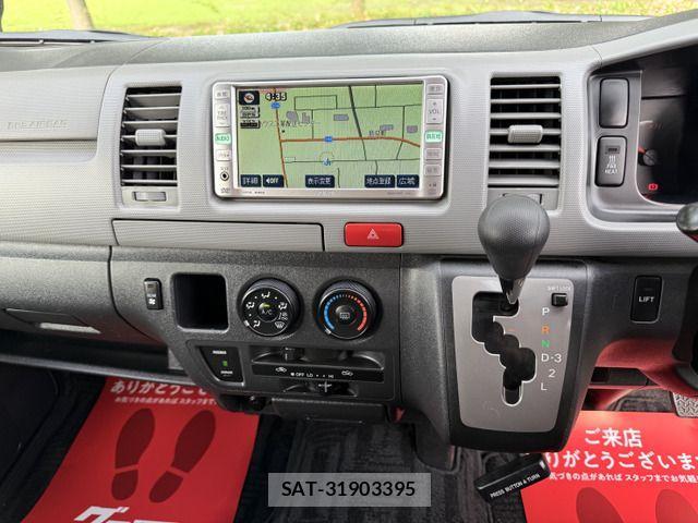 Toyota HIACE VAN 2007-11 1275830-13
