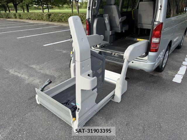 Toyota HIACE VAN 2007-11 1275830-19