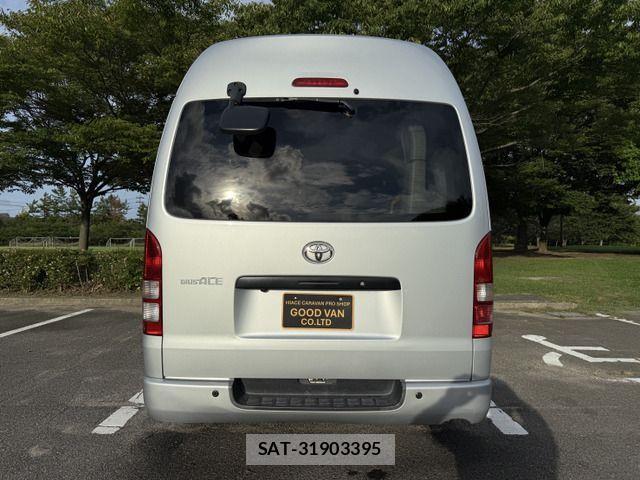 Toyota HIACE VAN 2007-11 1275830-5