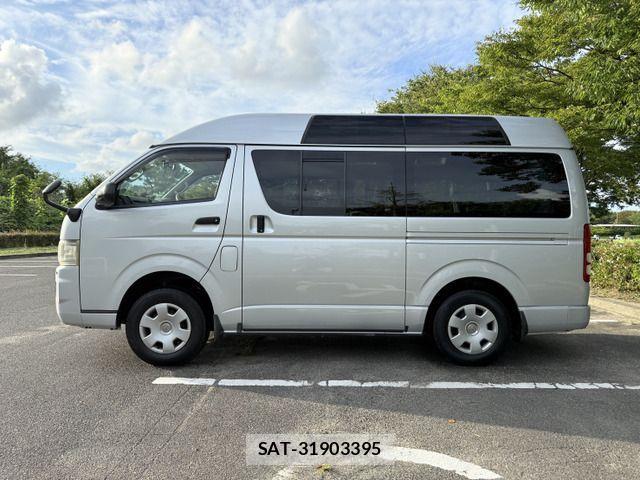 Toyota HIACE VAN 2007-11 1275830-7