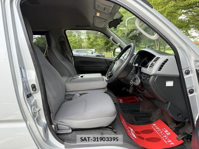 Toyota HIACE VAN 2007-11 1275830-8