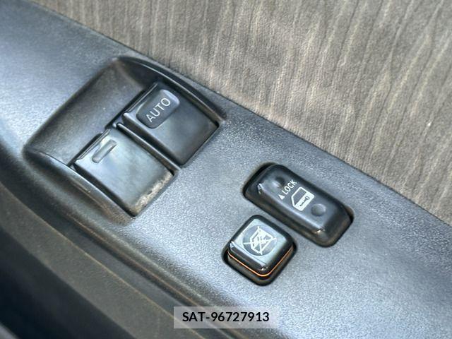 Toyota HIACE VAN 2010-12 1281652-10