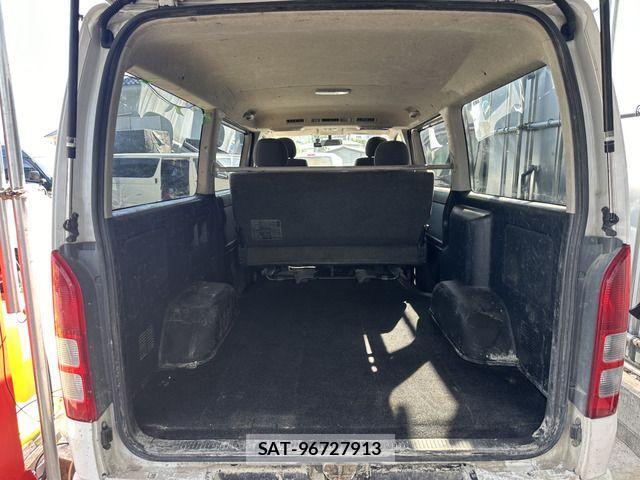 Toyota HIACE VAN 2010-12 1281652-6