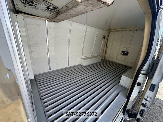 Toyota HIACE VAN 2008-09 1286070-10