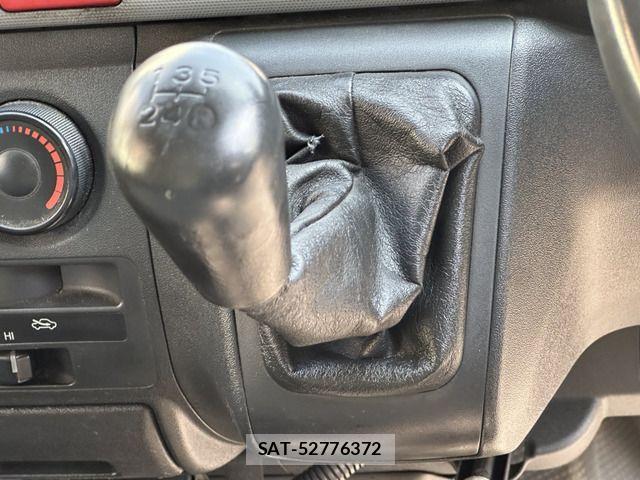 Toyota HIACE VAN 2008-09 1286070-15