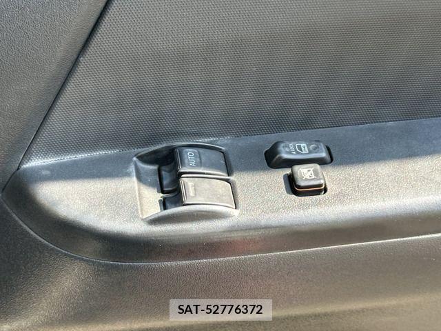 Toyota HIACE VAN 2008-09 1286070-16