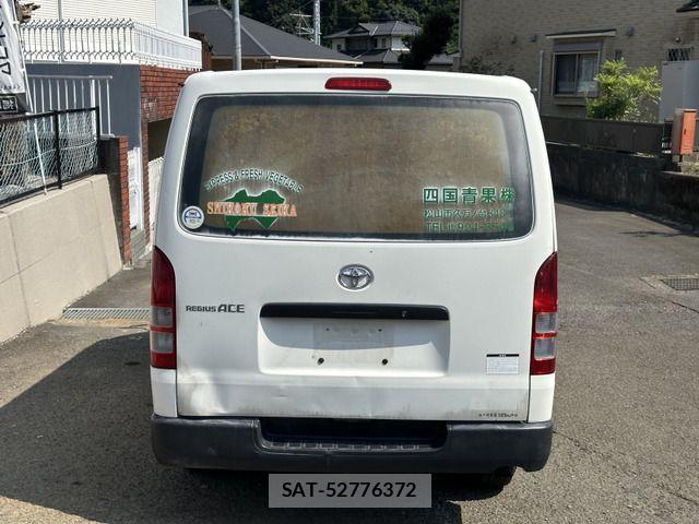 Toyota HIACE VAN 2008-09 1286070-5