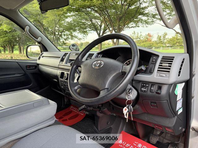 Toyota HIACE VAN 2007-10 1291641-10