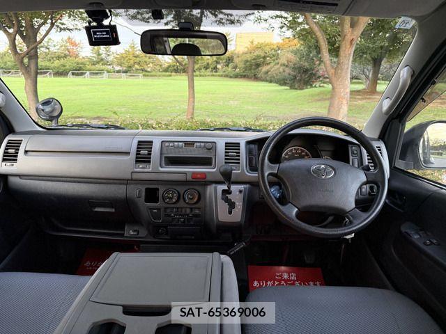 Toyota HIACE VAN 2007-10 1291641-11