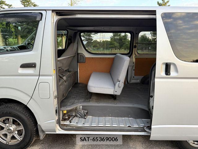 Toyota HIACE VAN 2007-10 1291641-17